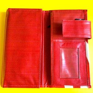 Recycled vinyl wallet eco-friendly